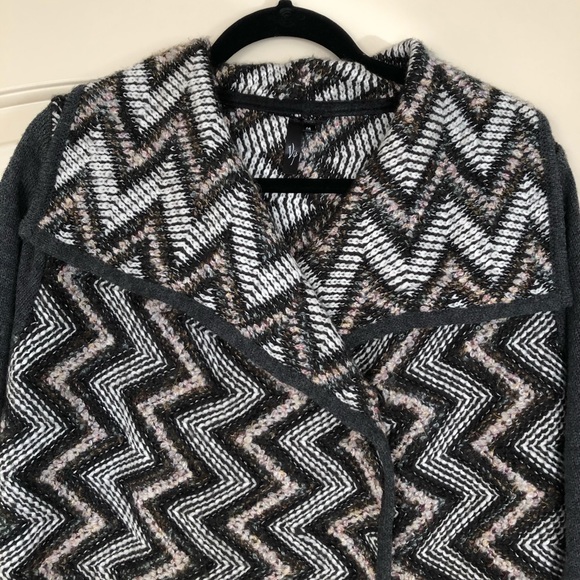 ***SALE***Vip Sweater. Medium - Picture 4 of 6